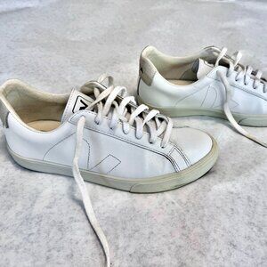 VEJA Esplar suede-trimmed leather sneakers, size 8/39.
